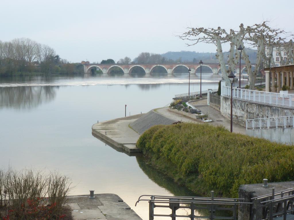 Hotel Le Chapon Fin Moissac Exterior photo