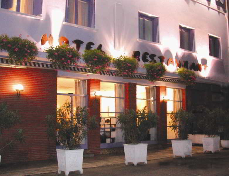 Hotel Le Chapon Fin Moissac Exterior photo